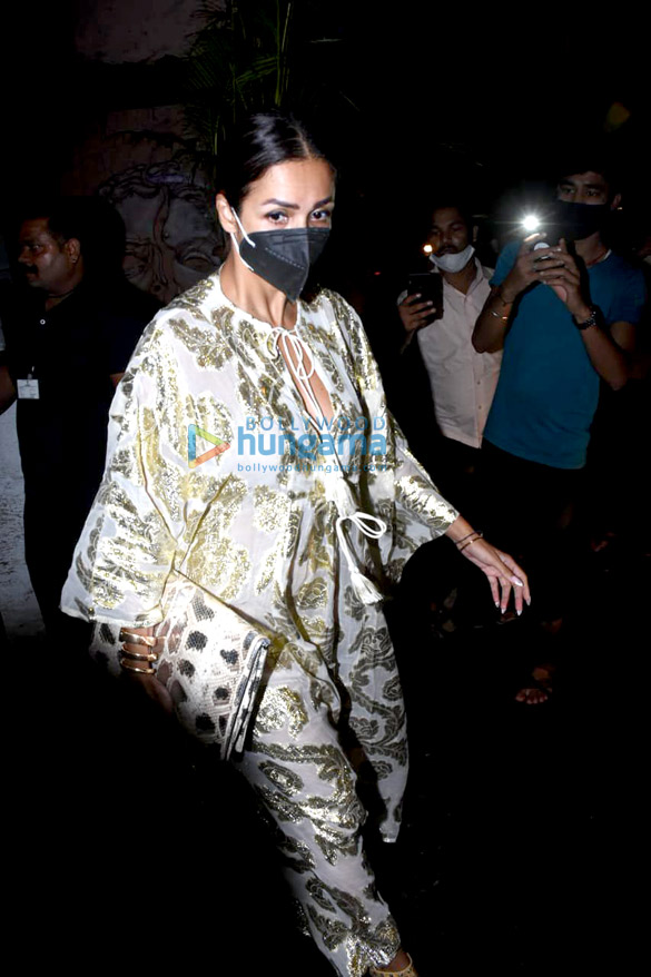photos sonam kapoor ahuja malaika arora shriya saran and others spotted at pali village cafe in bandra 2
