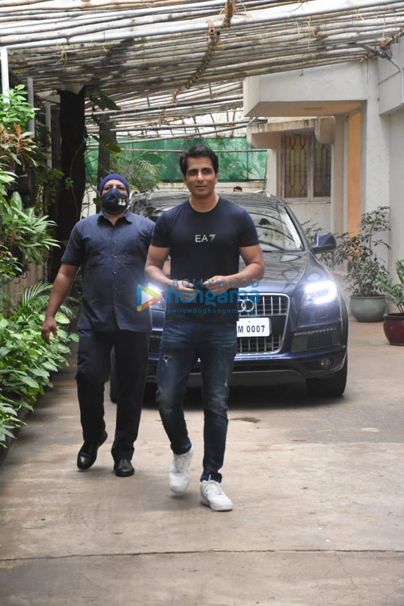 photos sonu sood snapped at dubbing studio in juhu 3