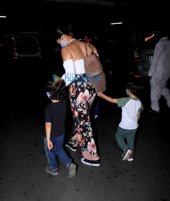 photos sunny leone and tamannaah bhatia snapped at the airport 1 2