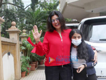 Photos: Sushmita Sen spotted outside a dubbing studio in Khar