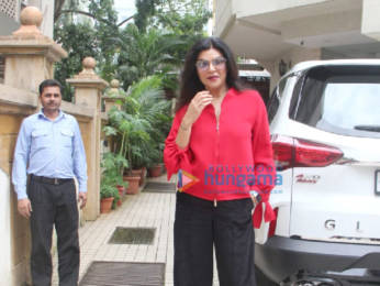 Photos: Sushmita Sen spotted outside a dubbing studio in Khar