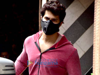 Photos: Varun Dhawan snapped at the gym in Juhu