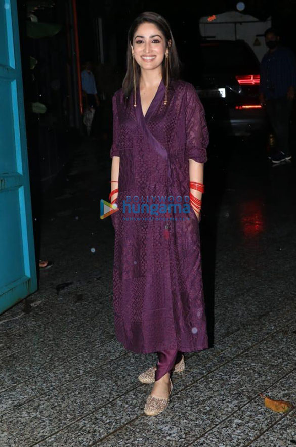 photos yami gautam dhar snapped at maddock films office 3