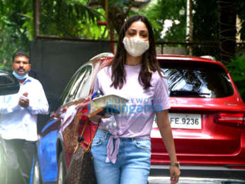 Photos: Yami Gautam Dhar snapped at the Maddock Films office