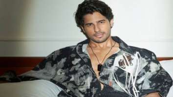 Sidharth Malhotra looks dapper in his latest post as he is dressed in smart casuals