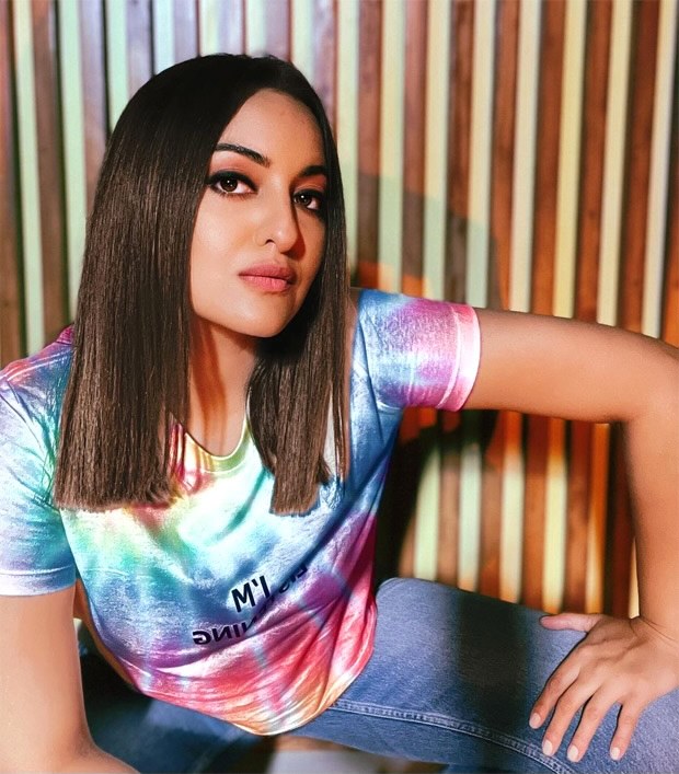 Sonaxi Sinha Nude Bathing - Sonakshi Sinha flaunts her new short tresses in beautiful new photo :  Bollywood News - Bollywood Hungama