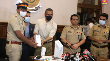 Suniel Shetty distributes 800 air purifiers to be installed at police stations