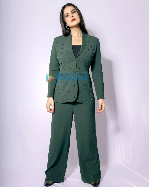 zareen khan 1 7