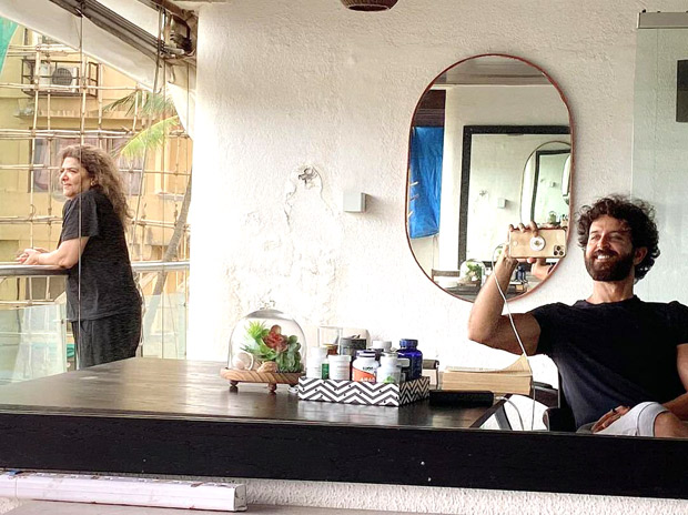 ‘Go give your mom a hug’, says Hrithik Roshan as he enjoys a ‘lazy breakfast date’ with mom Pinkie Roshan