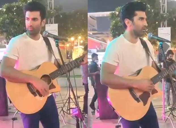 Aditya Roy Kapoor surprises fans with impromptu performance in Gurugram, fan says 'Rahul Jaykar zinda hai': watch videos Aditya Roy Kapoor surprises fans with impromptu performance in Gurugram, fan says 'Rahul Jaykar zinda hai': watch videos
