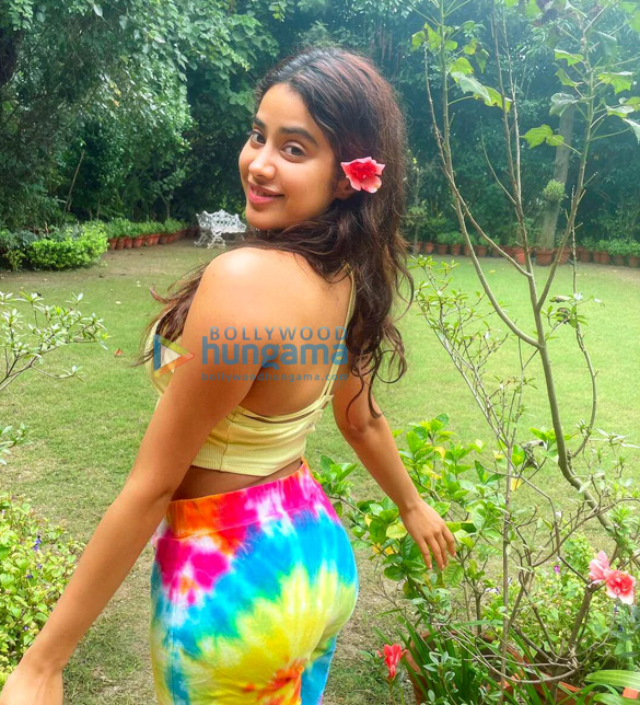 janhvi kapoor 44
