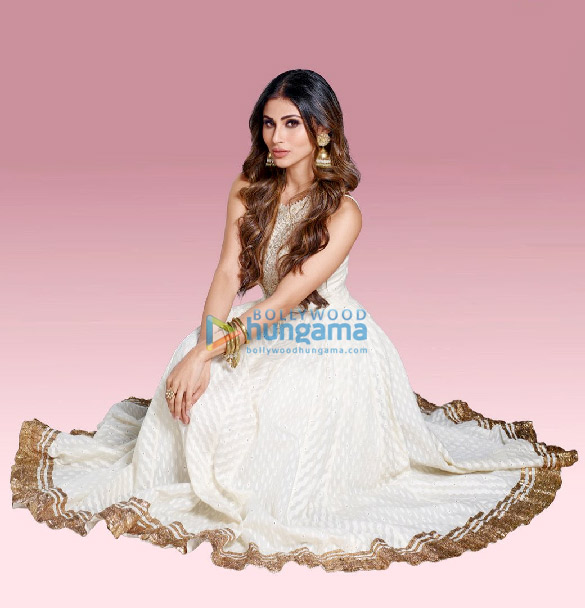 mouni roy 23