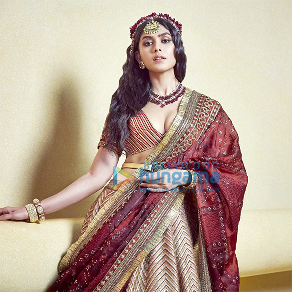 mrunal thakur 2 23