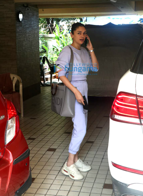photos aditi rao hydari spotted at a dubbing studio in khar 4
