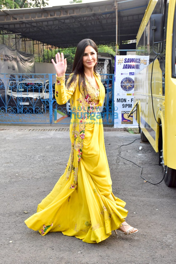 photos akshay kumar katrina kaif and rohit shetty promote sooryavanshi on kbc 4