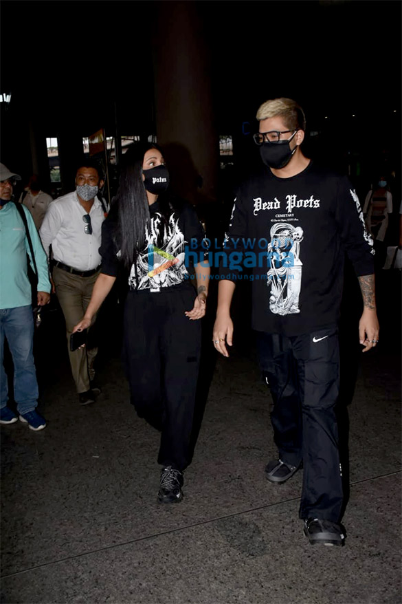 photos alia bhatt and shruti haasan snapped at the airport 4