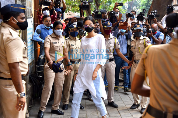 Photos: Ananya Panday snapped at NCB office Photos: Ananya Panday snapped at NCB office