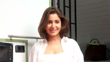 Photos: Anushka Sharma snapped after a shoot at Filmcity