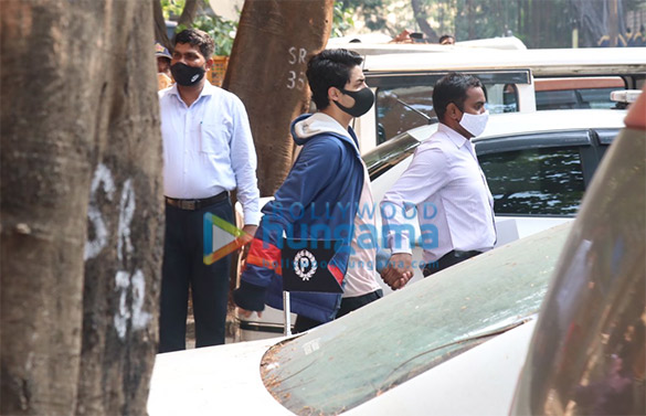 Photos: Aryan Khan and three others leave for medical check-up Photos: Aryan Khan and three others leave for medical check-up