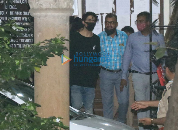 photos aryan khan snapped leaving killa court after his hearing 2