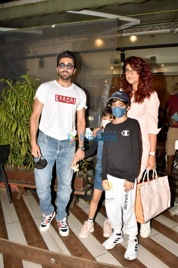 photos ayushmann khurrana and tahira kashyap spotted at farmers cafe 3