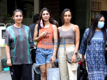 Photos: Dhvani Bhanushali, Namrata Purohit, and Sharmin Segal spotted in Bandra