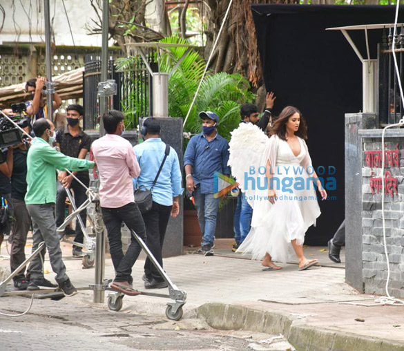 photos ileana dcruz and pratik gandhi spotted at shoot location 4