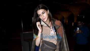 Photos: Kriti Sanon and Tiger Shroff snapped at the airport