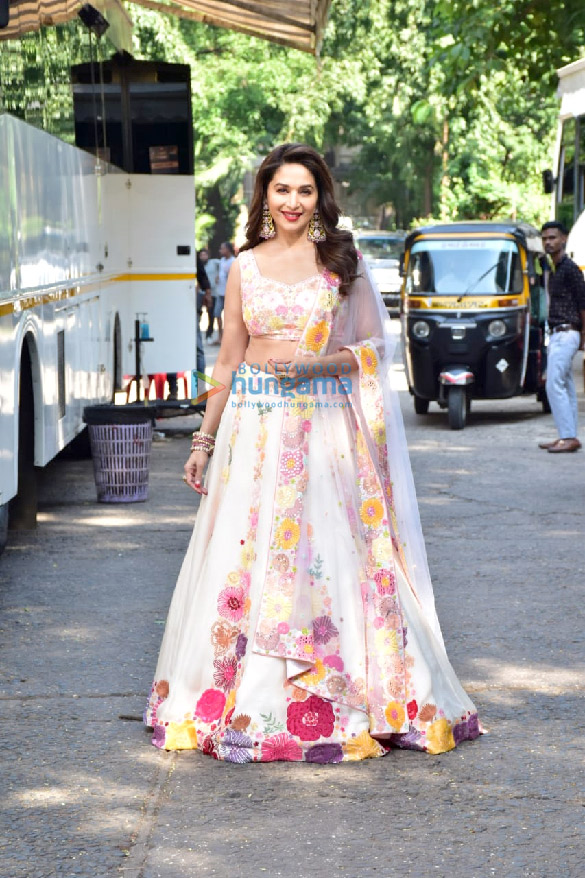 photos madhuri dixit spotted at filmistan studio 2
