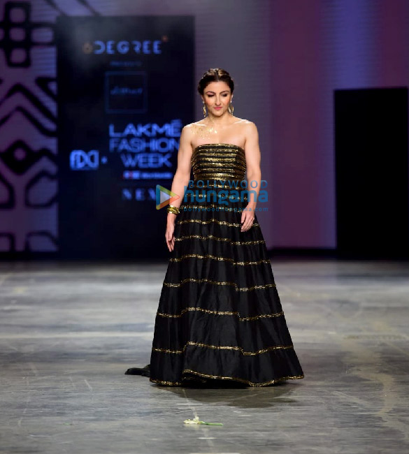 photos malaika arora chitrangda singh soha ali khan and divya khosla kumar walk the ramp at lfw day 4 9