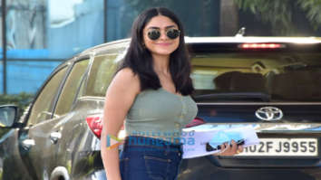 Photos: Mrunal Thakur snapped in Andheri