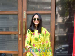 Photos: Mrunal Thakur snapped in Juhu