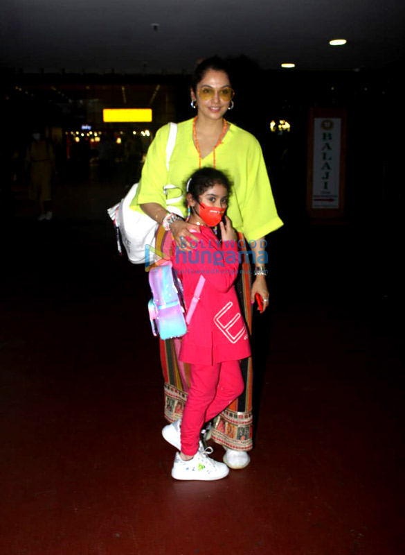 photos pooja hegde ileana dcruz mrunal thakur and others snapped at the airport 2