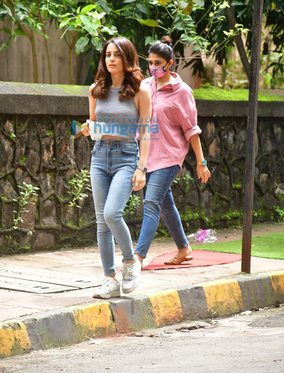 photos radhika madan snapped on location in bandra 4