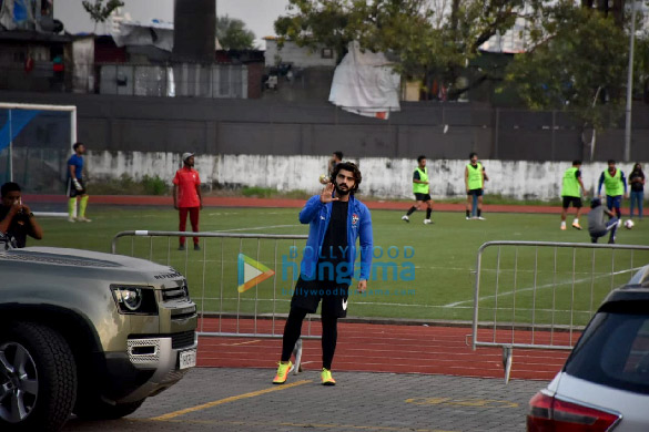 photos ranbir kapoor arjun kapoor and others snapped at football match in bandra 00 5