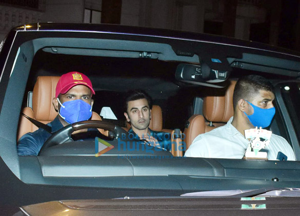 photos ranbir kapoor and hrithik roshan snapped at jackky bhagnanis house in bandra 3