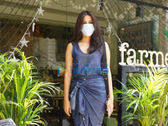 Photos: Rhea Chakraborty spotted at The Farmer's Cafe