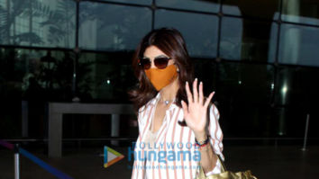 Photos: Shilpa Shetty and Shruti Haasan snapped at the airport