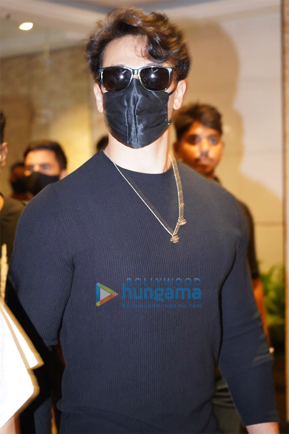 photos tiger shroff and r balki snapped at taj lands end 6