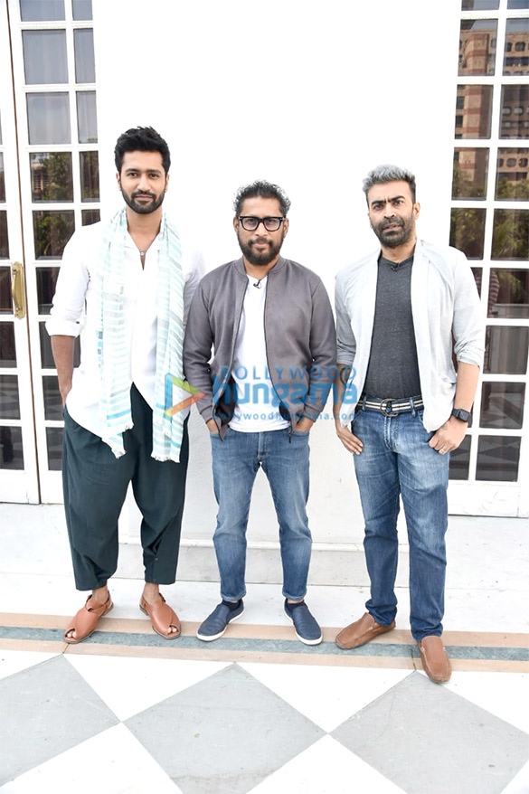 photos vicky kaushal shoojit sircar and ronnie lahiri snapped promoting sardar udham at imperial hotel in new delhi 5
