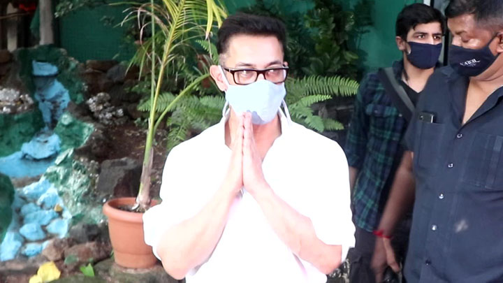 Snapped: Aamir Khan at production house in Bandra, Mumbai
