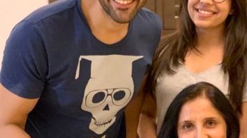 Kartik Aaryan posts an adorable picture with his mother and sister