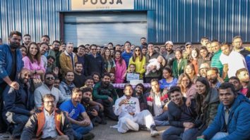Akshay Kumar announces wrap of Production 41 co-starring Rakul Preet Singh; actor holds a doll in shoot wrap picture