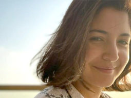 Anushka Sharma wishes fans Good Morning with a radiant sun-kissed selfie