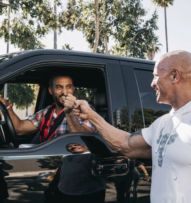 Dwayne Johnson surprises fan by giving his personal pickup truck, says "Merry Christmas to you and your family!" Dwayne Johnson surprises fan by giving his personal pickup truck, says "Merry Christmas to you and your family!"