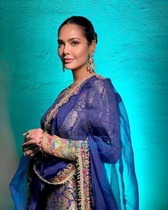esha gupta 1 21