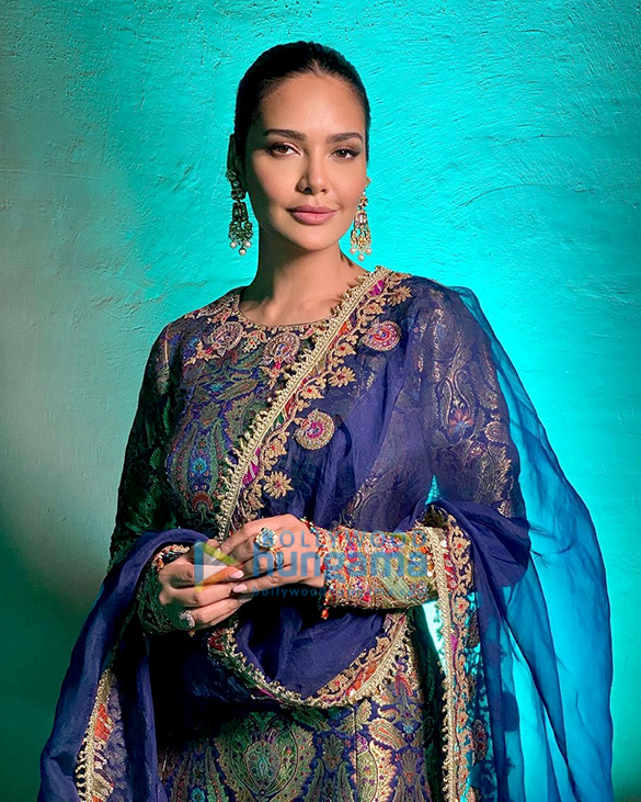 esha gupta 2 21