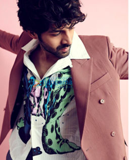 Celeb Photos Of Kartik Aaryan