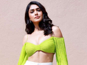 Mrunal on Kartik Aaryan: “Girls go GAGA over the fact that he’s so…”| Rapid Fire | Dhamaka