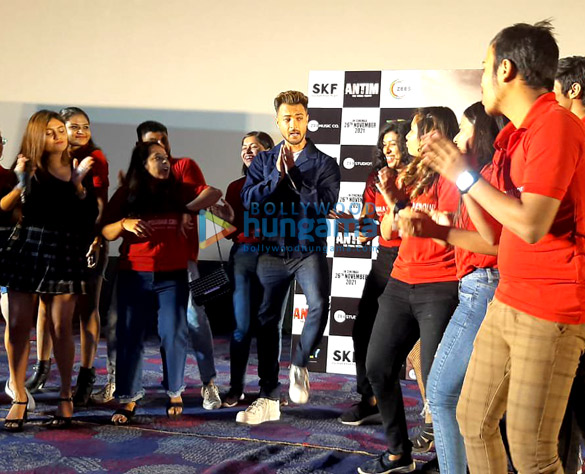 photos aayush sharma launches bhai ka birthday song from antim the final truth at raj mandir theatre in jaipur 3